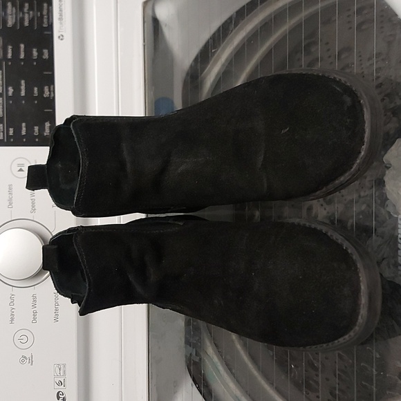 Steve Madden suede chelsea boots - Picture 2 of 8